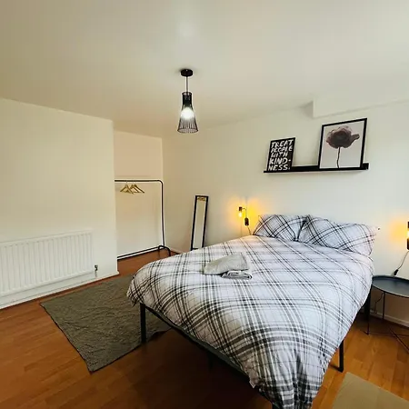 Han 2 - Private Double Room In 4 Bed Flat London Exterior photo