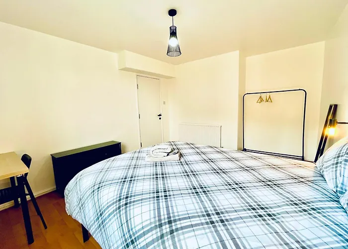 Han 2 - Private Double Room In 4 Bed Flat